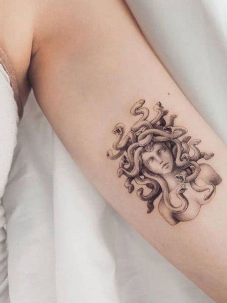 tatuaggio donna medusa significato